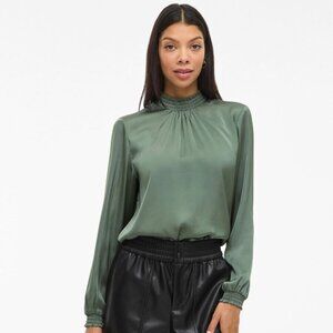 NWOT VILA Petite green smocked blouse, XSP